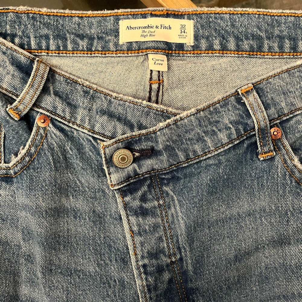 A&F Dad High Rise Curve Love Jeans